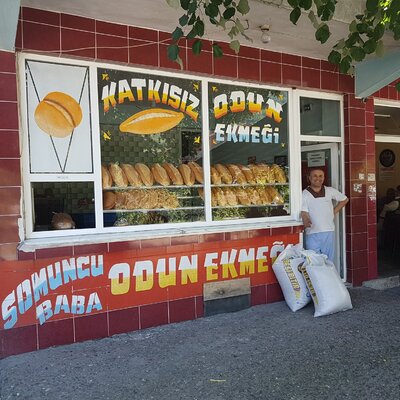 In der Bäckerei wurden wir auf Tee und Sesamringe eingeladen