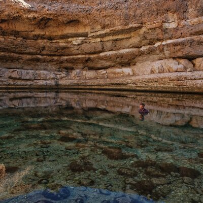 Baden im Bimmah Sinkhole