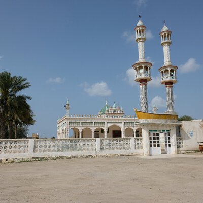 Eine Moschee an der Küste