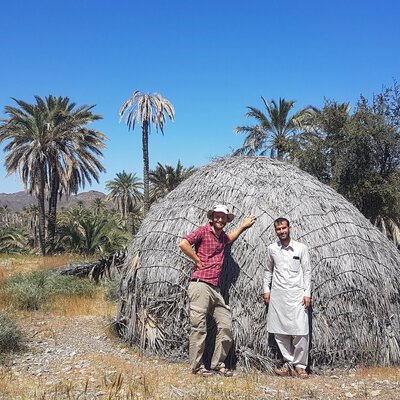 Eine traditionelle Hütte aus Palmenzweigen